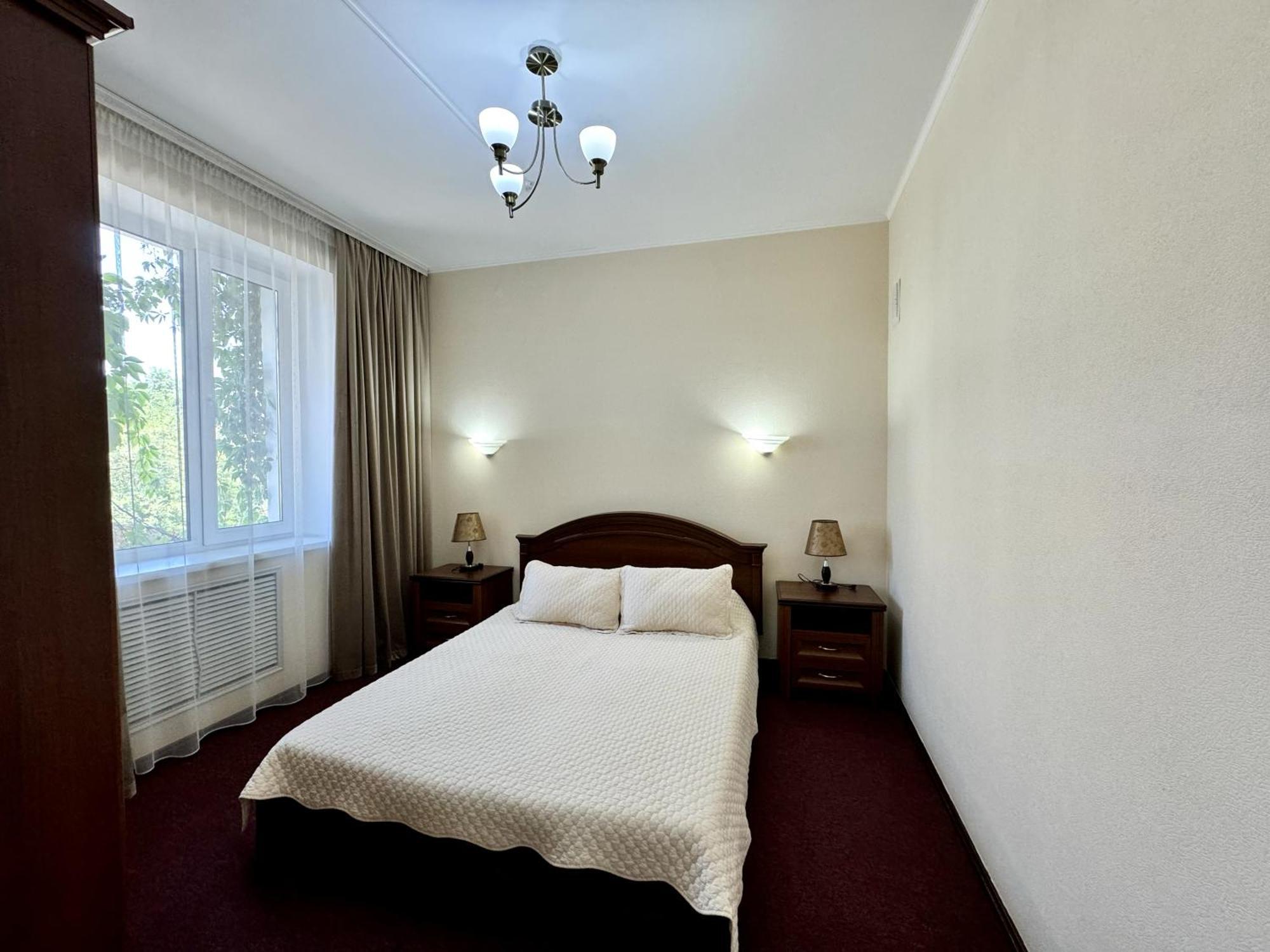 Hotel Zhambyl Taraz Exteriör bild