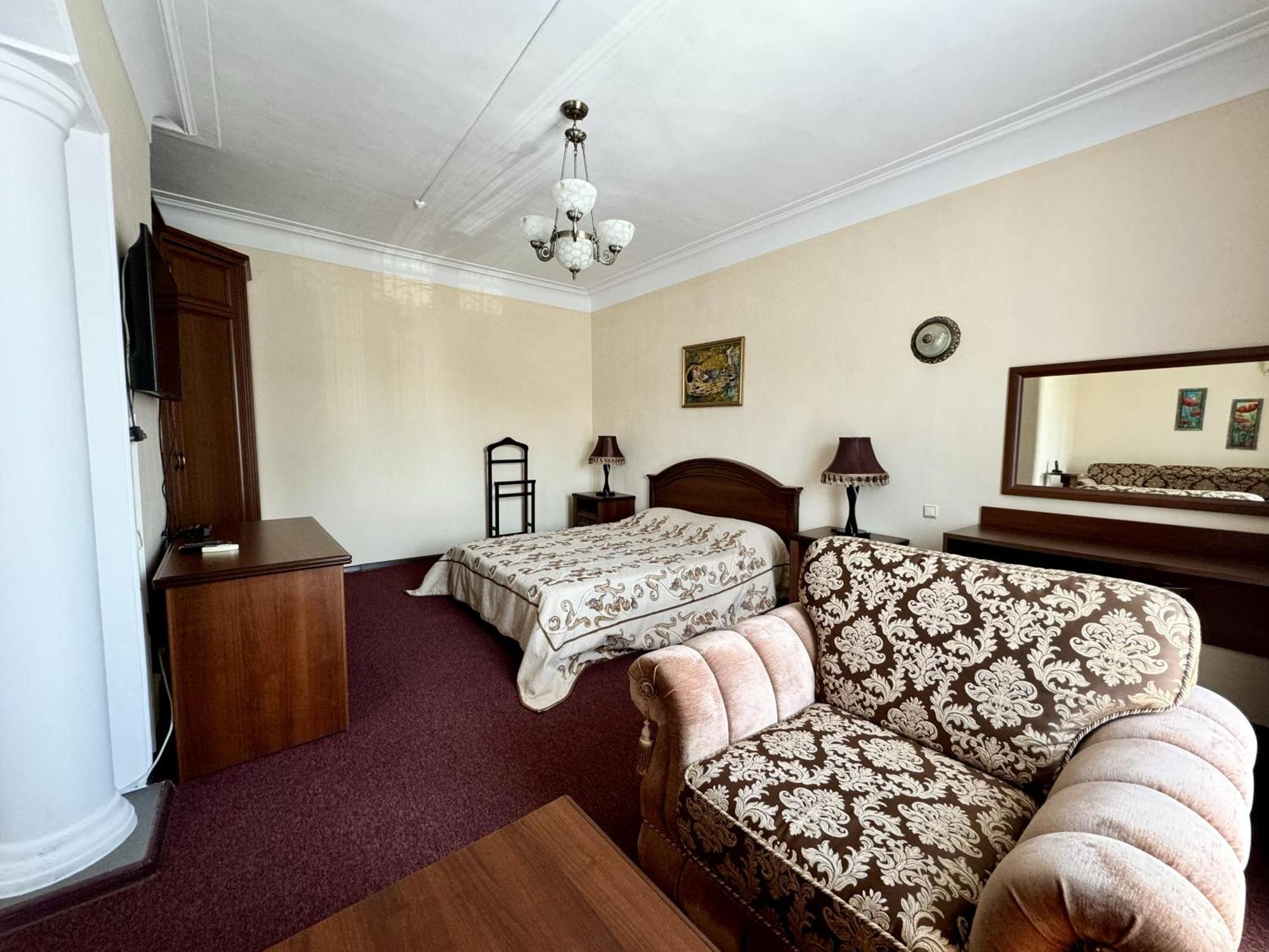Hotel Zhambyl Taraz Exteriör bild