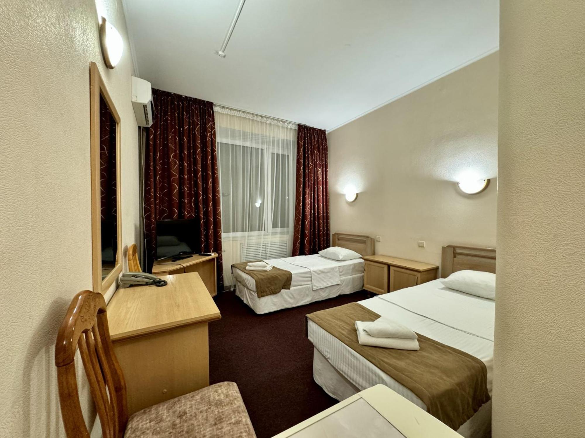 Hotel Zhambyl Taraz Exteriör bild