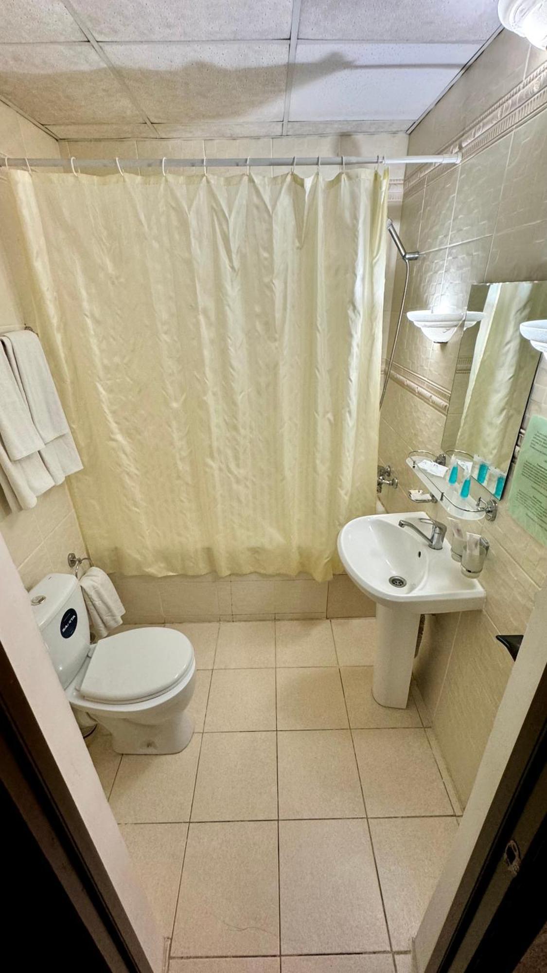 Hotel Zhambyl Taraz Exteriör bild