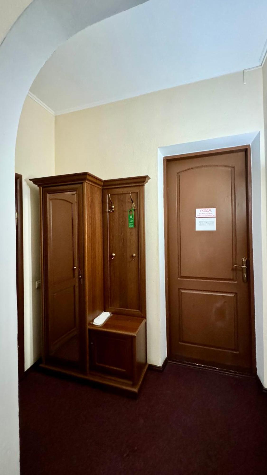 Hotel Zhambyl Taraz Exteriör bild